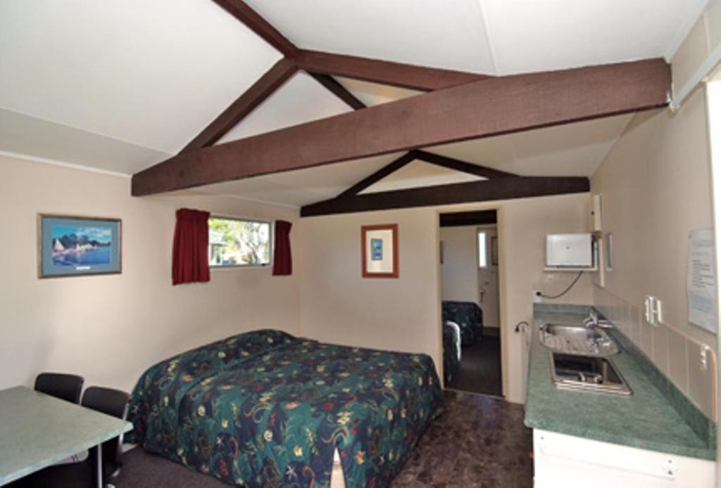 Omokoroa Kiwi Holiday Park Tauranga Værelse billede